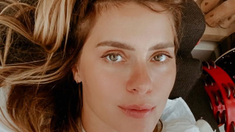 Musa do biquini de bolinha! Carolina Dieckmann curte dia de sol - Instagram