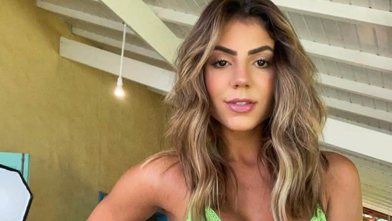 Hariany Almeida ensina o passo a passo de seu babyliss - Instagram