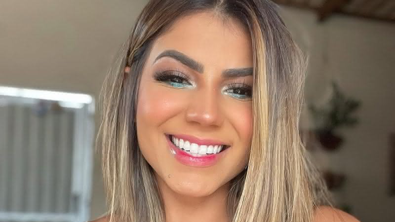 Após alguns dias afastada de publicações online, Hariany Almeida aposta em biquíni lilás - Instagram