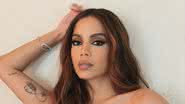 Anitta sensualiza na piscina com maiô de grife cavadíssimo - Instagram