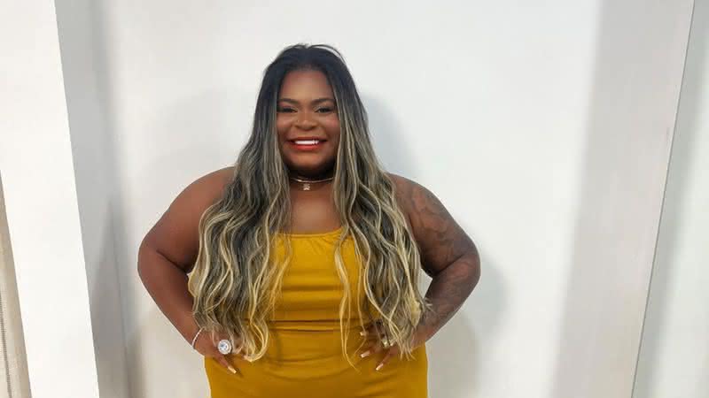 Jojo Todynho empina bumbum gigante com calcinha fio-dental - Instagram