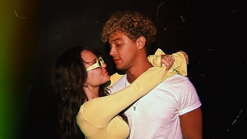 Larissa Manoela e André Luiz Frambach exibem corpos sarados em cenário paradisíaco - Instagram