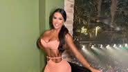 Gracyanne Barbosa 'dá close' no bumbum com body fio-dental - Instagram