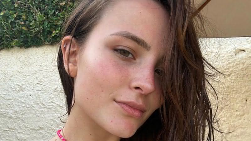 Larissa Manoela coloca curvas exuberantes para jogo com biquíni pequenininho - Instagram