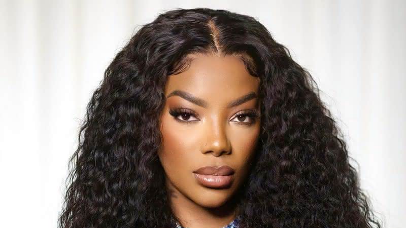 Ludmilla aposta em modelito transparente e arranca suspiros na web - Instagram