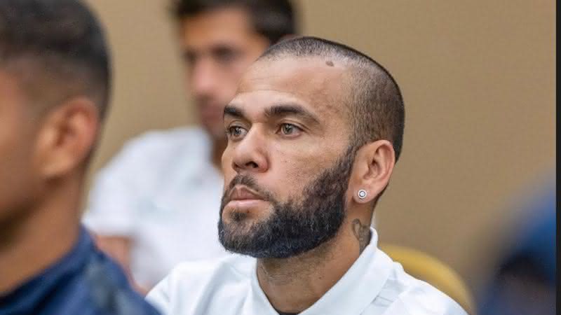 Ex-mulher de Daniel Alves o visita na cadeia e diz: "Acreditamos em sua inocência" - Instagram