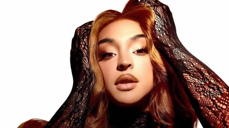 Pabllo Vittar ostenta curvas exuberantes com calcinha minúscula - Instagram