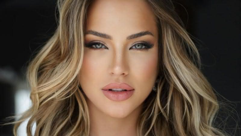 Gabi Martins ostenta curvas exuberantes com look transparente - Instagram