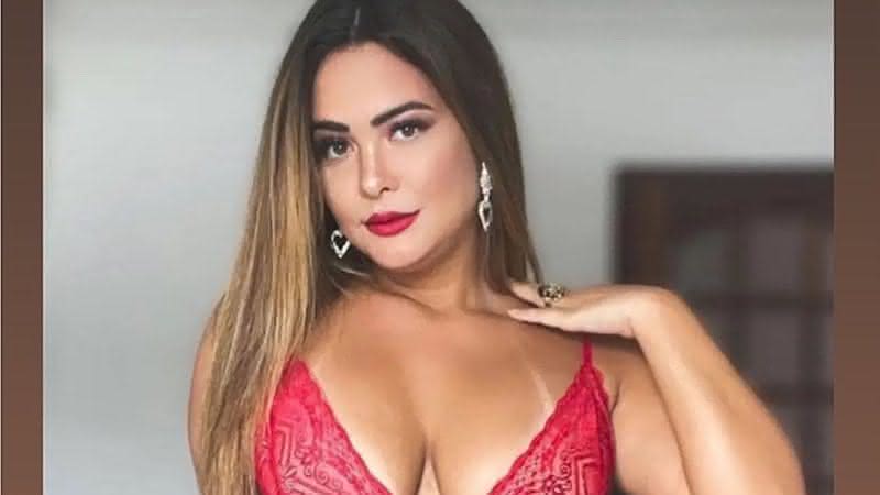 Geisy Arruda quase mostra tudo com biquíni transparente - Instagram