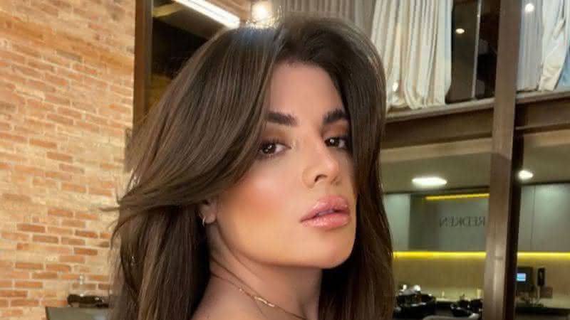 LINDA! Gkay empina bumbum para câmera durante viagem para Itália - Instagram