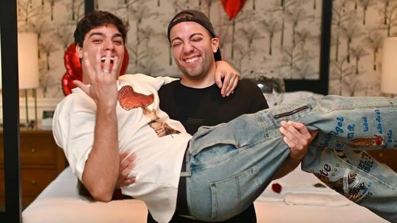 NOIVOS! Lucas Rangel pede Lucas Blay em casamento - Instagram