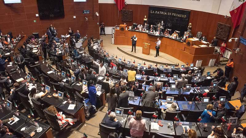 Senado mexicano não quer saber de cura LGBT+ - EneasMx/Reprodução