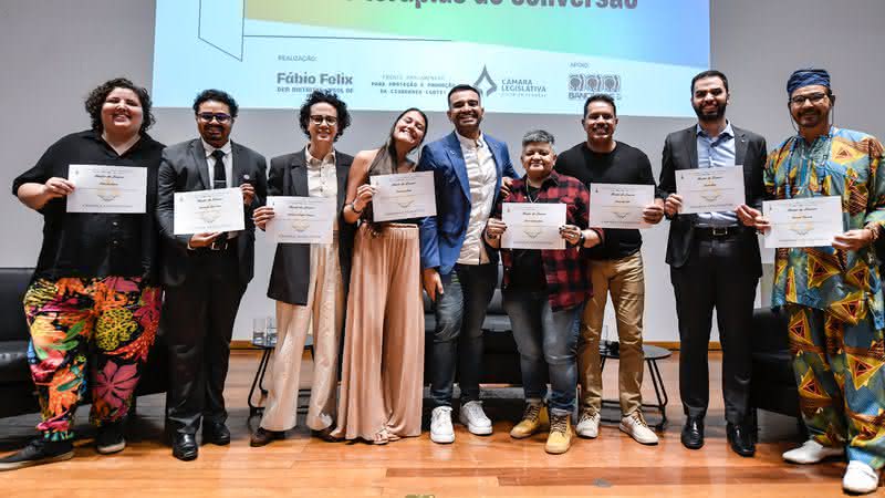 Equipe Casa Rosa pronta para o Mês do orgulho - Divulgação