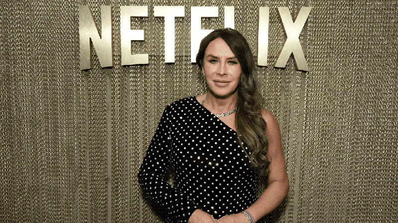 Karla Sofía Gascón bebe bebida 'batizada' sem querer antes do Oscar - Reprodução/Getty Images
