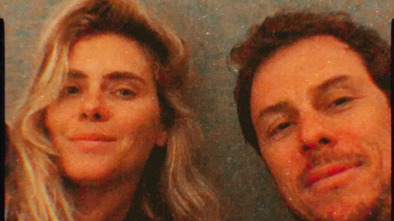 Com foto antiga, Carolina Dieckmann comemora 17 anos de namoro com o marido - Instagram