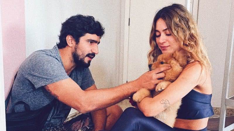 Em quarentena, Thaila Ayala faz exercício físico com cachorro no colo - Instagram