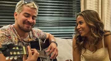 Thiago Martins relembra beijo técnico com Anitta em 'Amor de Mãe' - Instagram