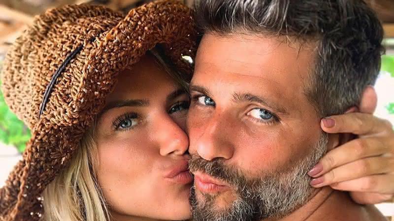 Nua, Giovanna Ewbank exibe o barrigão coladinha com Bruno Gagliasso - Instagram