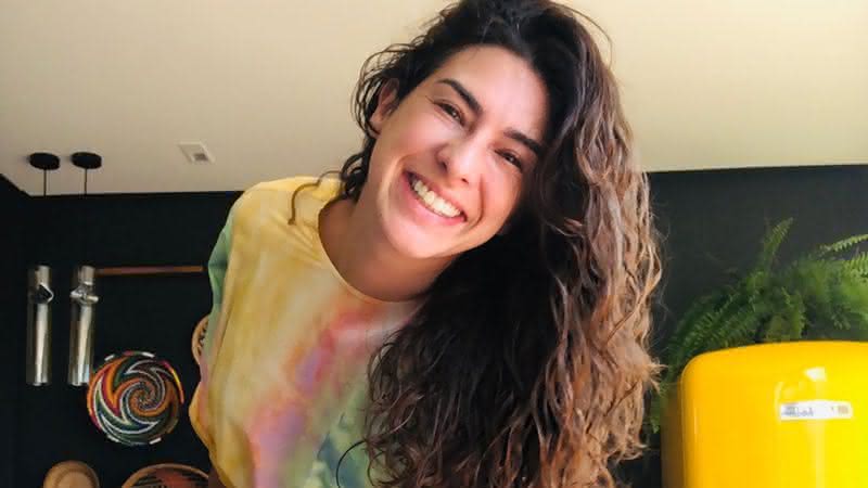 Fernanda Paes Leme radicaliza, tira o aplique e volta a usar cabelo curtinho - Instagram