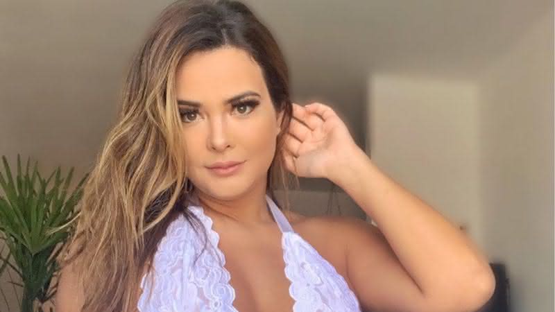 Geisy Arruda empina o bumbum - Instagram