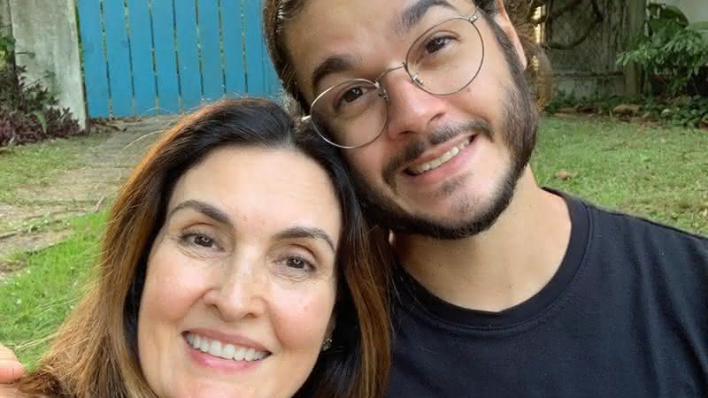 Fátima Bernardes e Túlio Gadêlha surgem agarradinhos no Dia dos Namorados e se declaram - Instagram