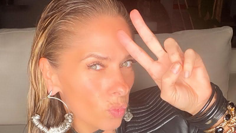 Adriane Galisteu mostra filho aprendendo a surfar e revela sentimento - Instagram