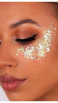 Como tirar o glitter da maquiagem