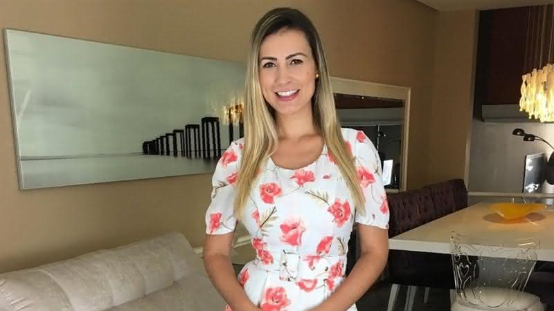 Andressa Urach filmou coleção de calcinhas em tour pelo sei quarto filmado para o YouTube - Instagram