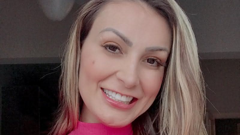 Andressa Urach anuncia fim do casamento e apaga fotos de rede social - Instagram