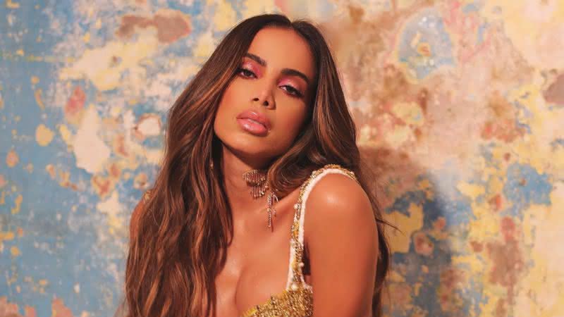 Com biquíni pequenininho, Anitta rebola ao som de música nova - Instagram