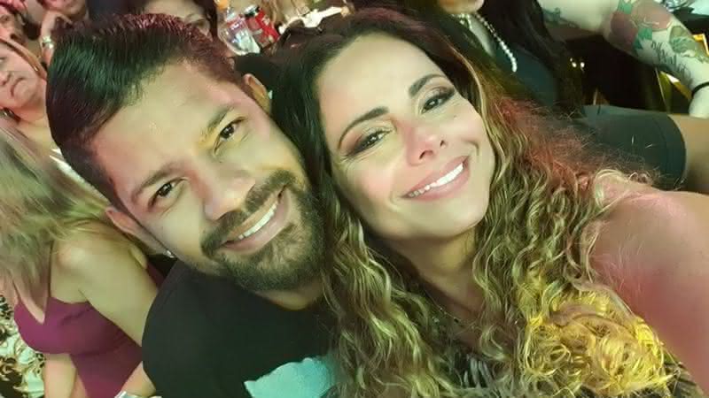 O amor está no ar! Viviane Araujo surge beijando namorado e fãs declaram: "Belo casal" - Instagram