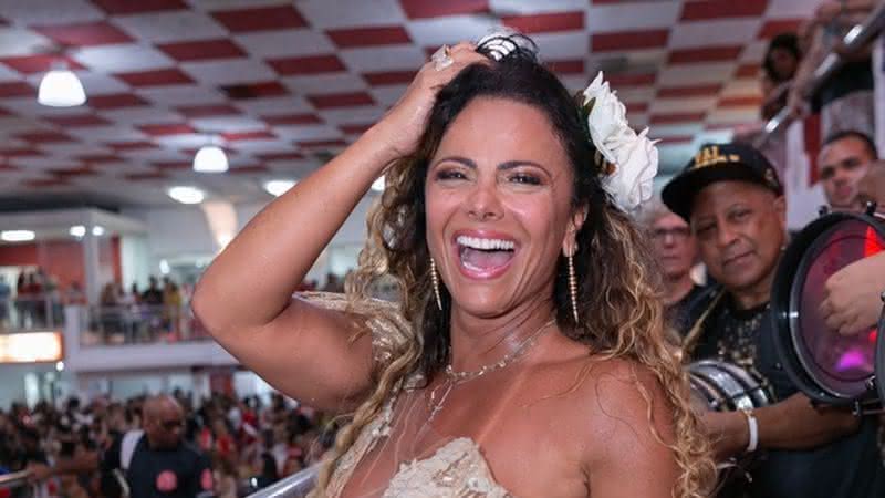 Viviane Araújo arrasa no samba no pé - Instagram