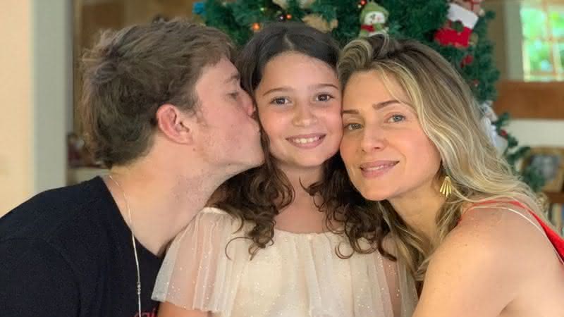 Leticia Spiller posa ao lado dos filhos e encanta - Instagram