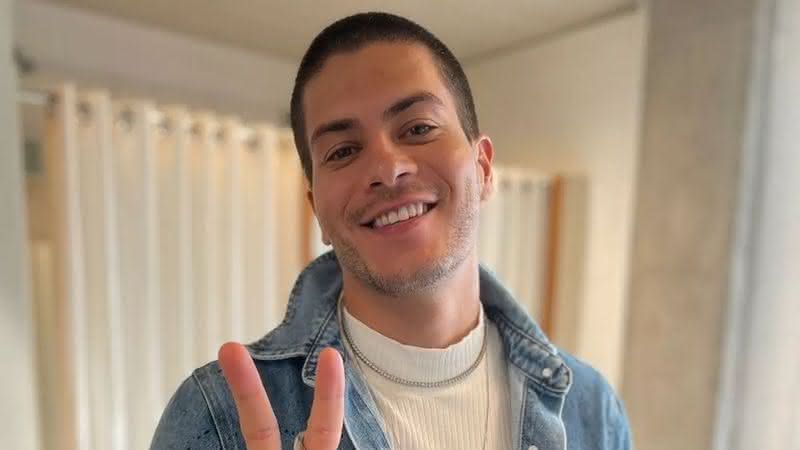 EITA! Arthur Aguiar é desmascarado nas redes sociais; Entenda o que rolou - Instagram