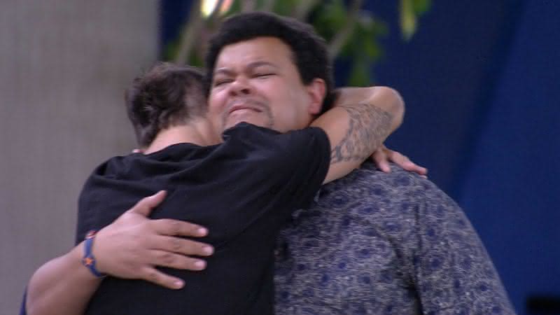 BBB20: Web fica encantada com abraço de Babu e Prior - Gshow