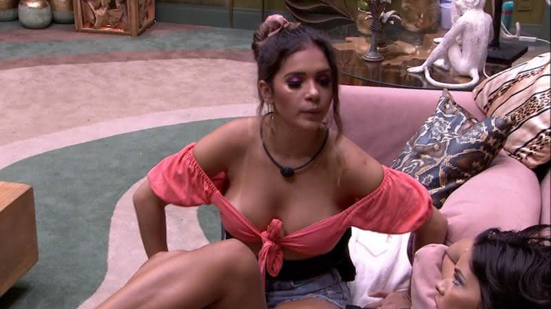 BBB20: Gizelly fica incomodada com aproximação de Flayslane - Gshow