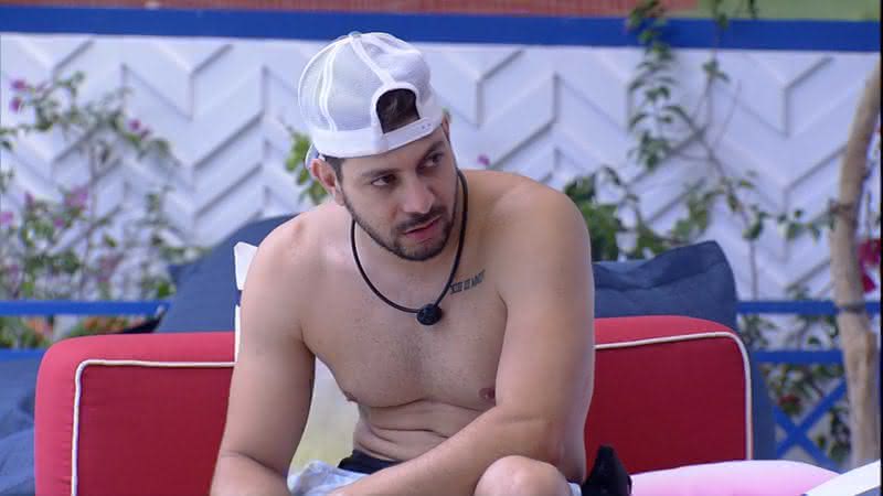 BBB21: Caio não acredita em história contada por sister e desconfia - Gshow