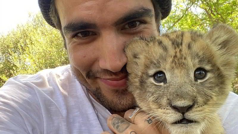 Caio Castro volta a postar fotos de animais na África - Instagram