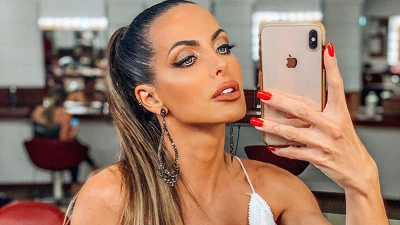 A apresentadora soltou o verbo nas redes sociais - Instagram