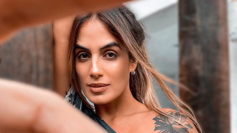 Carol Peixinho quebra a web com look - Instagram