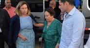 Mãe de Gugu Liberato, Maria do Céu, chega à missa de sétimo dia do apresentador amparada pela filha - Francisco Cepeda/AgNews