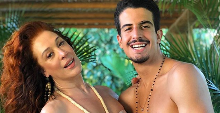 De máscara, Claudia Raia e Enzo Celulari aparecem juntinhos - Instagram