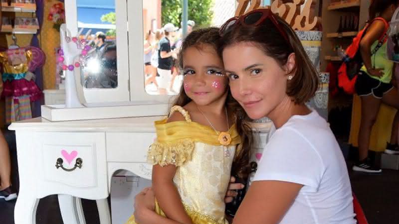 Deborah Secco compartilha clique fofo ao lado da filha e encanta os fãs - Instagram