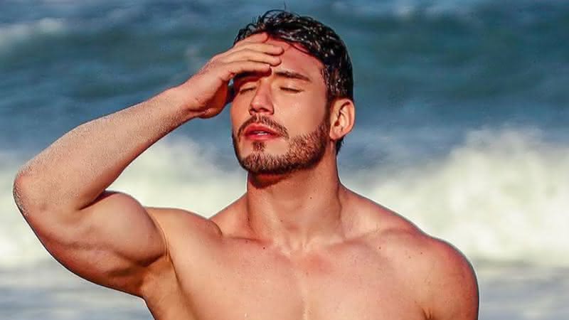 Lucas Viana curte banho de hidromassagem - Instagram