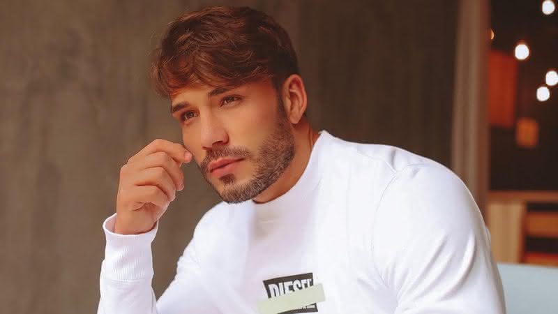 Lucas Viana exibe tanquinho sarado - Instagram