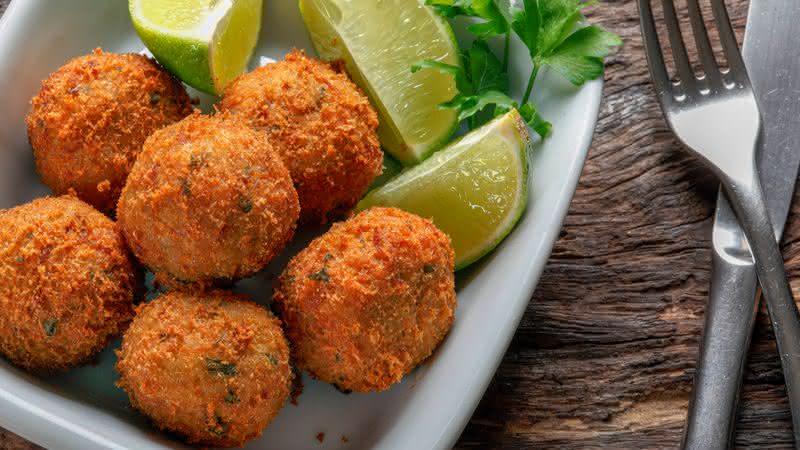 Bolinho de bacalhau (Imagem: Luiz Ribeiro | Shutterstock)