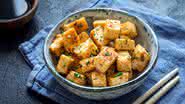 Tofu grelhado (Imagem: Oksana Mizina | ShutterStock)