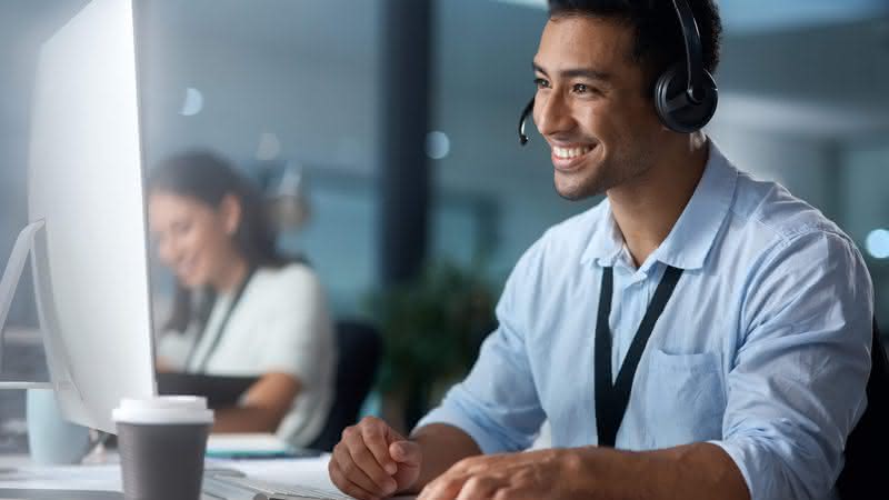 Vendas por call center cresceram após a pandemia (Imagem: PeopleImages.com - Yuri A | Shutterstock)