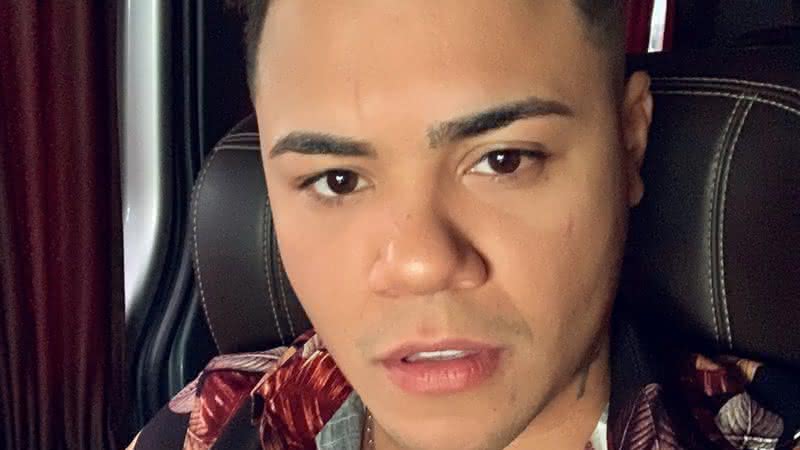 Felipe Araújo surpreende internautas com clique ao lado do filho - Instagram