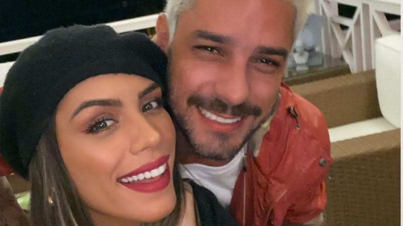 Ex-BBBs Franciele Almeida e Diego Grosi anunciaram sexo do primeiro filho - Instagram